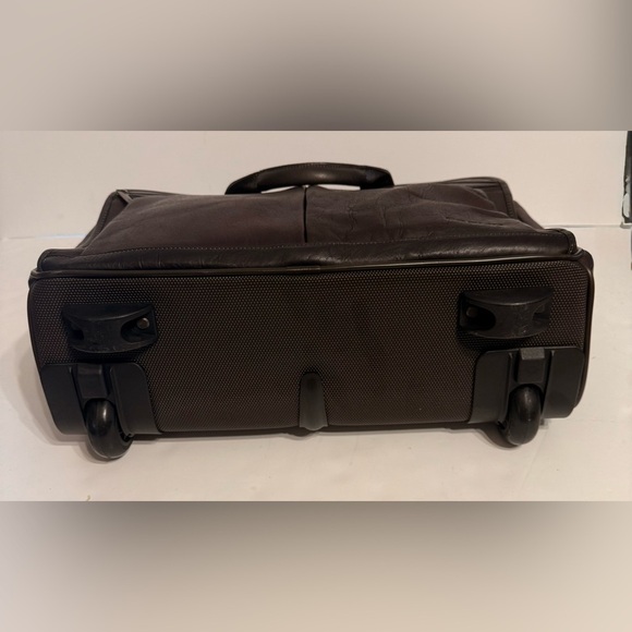 Solo New York Leather Briefcase Computer Roller Bag Style D529-3 Brown W Strap - Picture 8 of 16